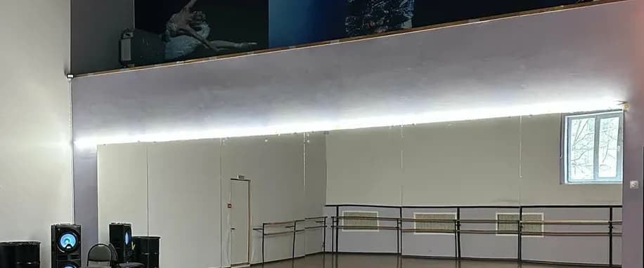 gallery slide