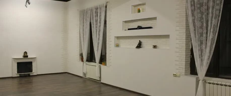 gallery slide