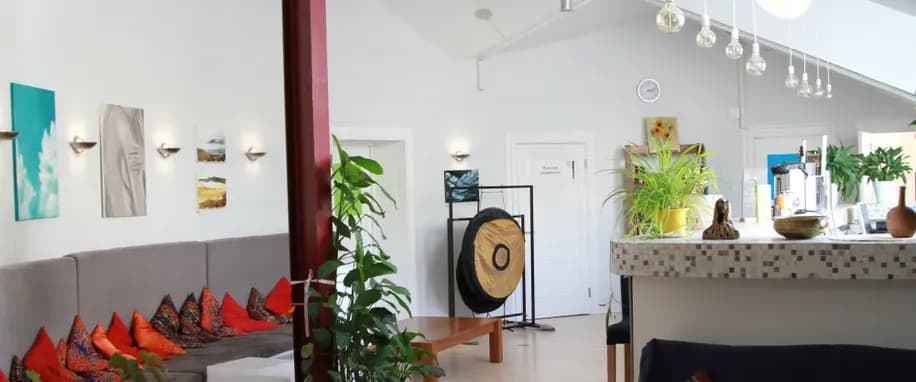 gallery slide